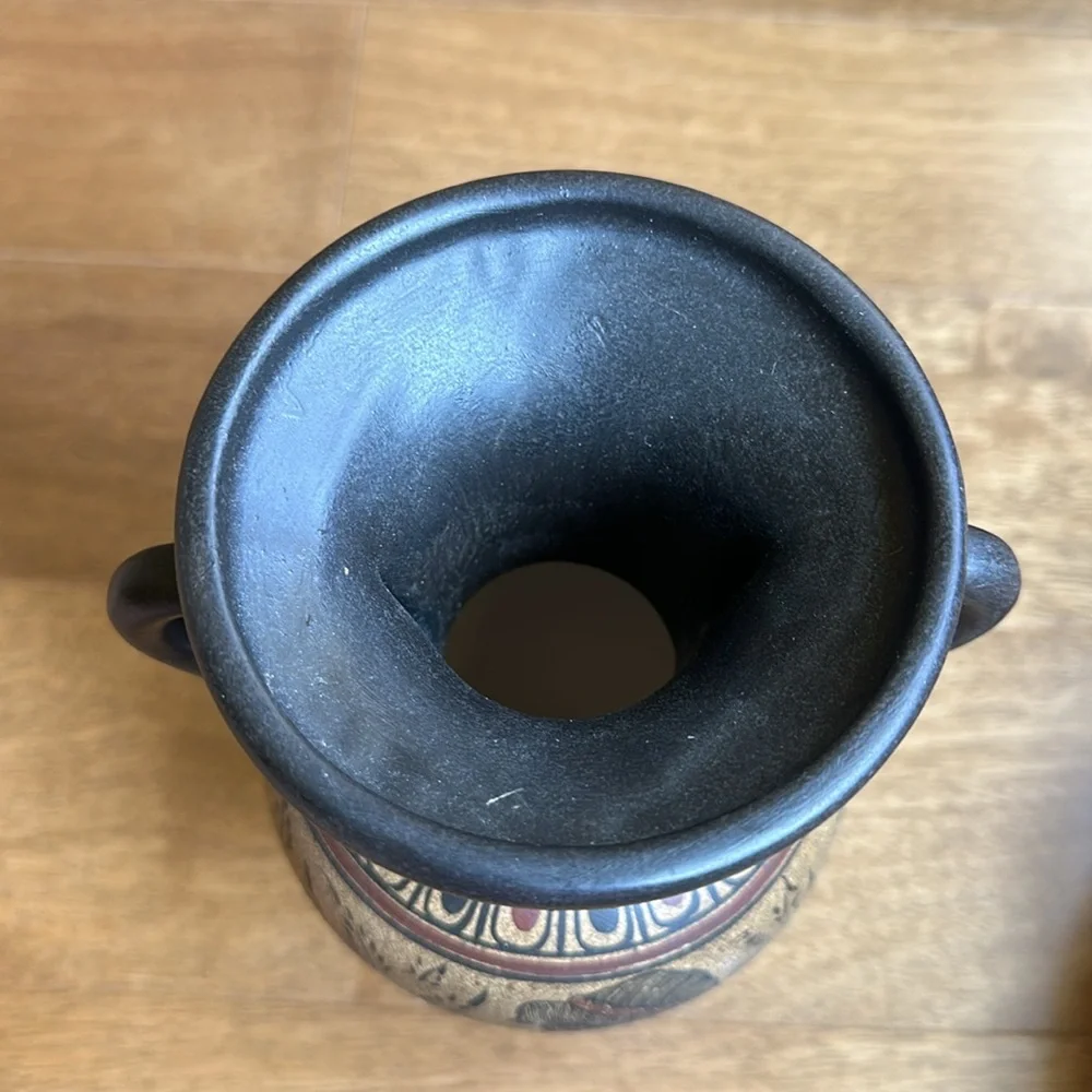 Black/tan hand made Greek ceramic vase. - Picture 3 of 11